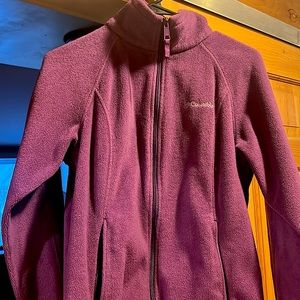 Woman’s Columbia fleece zip up